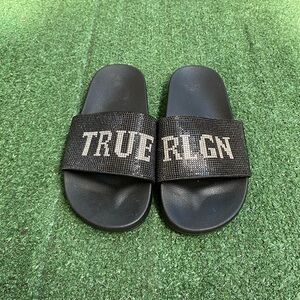 True religion sandals